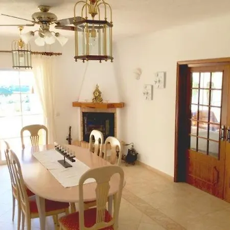 Sleeps 14 Air Con Villa *