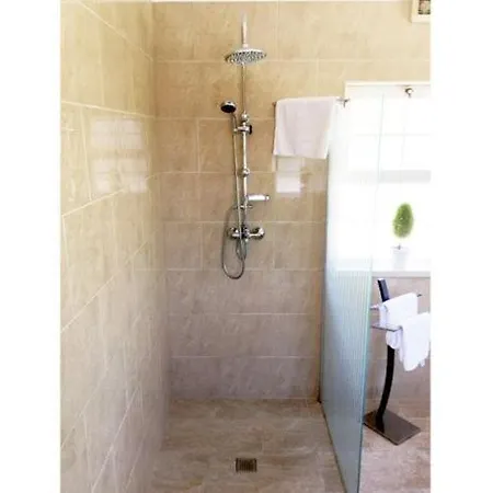 Sleeps 14 Air Con Villa