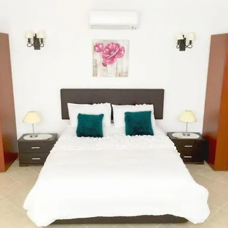 Sleeps 14 Air Con Villa *